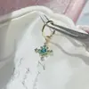 Brincos de argola em aço titânio de grau médico em formato de cruz nas cores verde Paraíba e verde menta, argolas com pino reto, tarrachas para cartilagem da orelha e joias de orelha