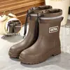 Nuevas botas de lluvia para mujer estilo coreano, engrosadas, resistentes al desgaste, impermeables y antideslizantes, con forro adicional de algodón para mayor calidez, perfectas para otoño e invierno, y con un diseño de media caña a la moda