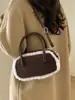Bolso Pequeño de Marca Extranjera Súper Popular para Mujer 2026 Nuevo Bolso de Estilo Coreano de Nicho Bolso Tipo Bowling Bolso de Hombro Cruzado de Lana de Cordero