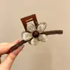 Grampo de cabelo de tubarão de luxo extra grande para mulheres, novo modelo de alta qualidade 2026, grampo de cabelo com pérolas estilo coreano versátil atacado