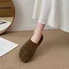 Pantuflas elegantes apropiadas para el trabajo para ir al trabajo, nuevas y versátiles pantuflas de media caña estilo Birkenstock de punta redonda antideslizantes para mujer 2026
