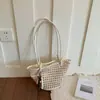 Bolsa de Palha Grande Capacidade Estilo Francês, Bolsa de Ombro Vazada de Luxo Leve, Design de Nicho, Textura de Alta Qualidade, Bolsa para Mãe e Filha para o Dia a Dia