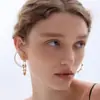 [Estilo Estrella Igual] Pendientes Dorados Estilo Hong Kong Lujo Ligero Diseño de Nicho Aro Grande Pendiente de Oreja de Gama Alta Regalo para Mujer