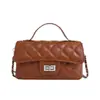 Bolso de cadena de alta gama, exquisito para mujer, nuevo bolso de mano de moda retro 2026, bolso cruzado versátil con patrón de diamantes