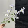 Ramo Artificial de Fresias y Lirios para Decoración de Sala de Estar y Mesa de Comedor, Arreglo Floral y Accesorios para Fotos
