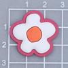 Accesorios de goma suave de PVC de flor de cerezo de cinco pétalos de tres colores DIY cuerda para cordón de agujero de zapato de goma de crema joyería al por mayor
