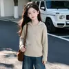 Suéter de Tricô de Outono para Meninas 2026 Novo Fashionável Versátil Slim Fit com Capuz Manga Longa para Crianças Mais Velhas