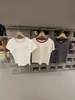 Novedad de verano: Camiseta cruzada de cuello redondo y manga corta con bloques de color y bordes contrastantes, camiseta casual versátil de verano de manga corta