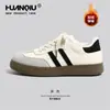 Zapatos de Entrenamiento Morales Retro de Terciopelo Universales para Mujer Otoño e Invierno 2025 Nuevos Zapatos de Algodón Cálidos Versátiles Zapatos Casuales para Mujer que Aumentan la Altura
