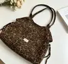 Nova bolsa de ombro versátil de camurça de alta qualidade, bolsa tote tendência vintage com estampa de leopardo, bolsa de axila de grande capacidade