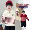 Suéter para Niños Otoño e Invierno 2026 Estilo Nuevo Kid Fresco Media Cremallera Capa Base Rojo Bebé Suéter de Punto
