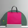 Sacolas TNT Personalizadas para Lojas de Roupas, Sacolas de Compras Impermeáveis para Roupas, Sacolas Tote Bag TNT, Sacolas Ecológicas Estampadas em Cores em Estoque