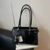 Bolsas de mano para mujer transfronterizas, nueva colección de principios de invierno 2026, bolsos tote, bandoleras y bolsos cruzados modernos y de moda