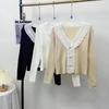 Otoño e Invierno nuevo estilo encaje de hongo versátil suéter ajustado para mujer suéter de manga larga camisa base top ajustado moderno