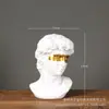 Escultura de David de lujo ligero estilo nórdico con detalles dorados, artesanía artística estilo europeo para decoración en mostradores de cafeterías y restaurantes