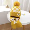 Chapéu Gorro Quente de Outono e Inverno para Bebês Meninas Chapéu de Lã Chapéu de Tricô Cachecol Masculino Proteção de Orelha Espessada Chapéu Infantil Tudo-em-Um