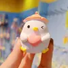 Llavero de pato de Navidad de dibujos animados de Año Nuevo para mujer, lindo, de moda, exquisita muñeca de resina, llavero, colgante para mochila escolar