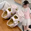 Zapatos para bebés y niños pequeños Zapatos de un solo color con lazo francés Sandalias Mary Jane de verano 2026 nuevas para niñas con punta redonda
