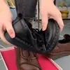 Mocassins Casuais Retrô com Cadarço para Mulheres, Novos Sapatos de Plataforma em Couro Macio para a Primavera de 2026