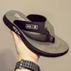 Pantuflas de Hombre de Aspecto Elevado para Playa Verano Ropa Exterior Nuevo 2025 Chanclas Antideslizantes Resistentes al Desgaste y Desodorantes Chanclas de Suela Gruesa