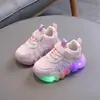 Zapatillas Deportivas Infantiles 2026 Primavera y Otoño Nuevo Estilo Versátiles para Niños Zapatos Luminosos para Niños de 1 a 6 Años Zapatos Cómodos Estilo Coreano para Niñas