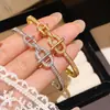 Pulsera Simple de Moda para el Trabajo, Abierta, Hueca, Adornada con Diamantes, Pulsera Versátil Elegante Exquisita, Joyería Fina de Lujo Ligero para Mujer