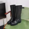 Coleção Outono 2026: Botas de Cano Médio com Design Retrô, Bico Redondo, Confortáveis, Modernas e Únicas, com Fivela Estilo Britânico para Mulheres