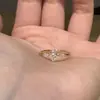Anillo de Diamante Dorado Estilo Francés Inspirado en Instagram de Lujo Ligero con Forma Marquesa para Mujer, Anillo Apilable de Gama Alta, Adecuado para el Viaje Diario, Diseño Abierto Ajustable