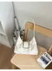 Bolsa de ombro única transversal nova retrô simples estilosa de alta qualidade para axila bolsa de nicho versão coreana casual para trabalho e dia a dia feminina