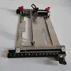 Máquina de Corte Múltiplo para Painéis de Marcenaria Estrutura de Posicionamento Base de Máquina de Corte com Posicionamento Bidirecional Suporte para Serra Elétrica a Lítio