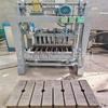 Equipamento de Máquina Fabricadora de Blocos de Peso de Concreto Elétrico Africano para Fabricação de Tijolos 25kg Cesta Suspensa Máquina Moldadora de Blocos de Peso Equipamento para Tijolos de Proteção de Encosta