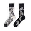 Meias Longas de Algodão Jacquard Cartoon Criativas Nova Tendência Outono/Inverno Estilo Casal Asimétricas Personalidade da Moda