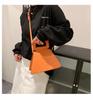 Bolso de Mujer Woman2024 Bolso de Mano con Patrón de Piedra Bolso Cruzado con Patrón de Cocodrilo Bolso Triangular Edición Especial Transfronteriza Admite Envío Directo al Extranjero