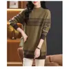 Suéter Feminino de Comprimento Médio Outono/Inverno 2026 para Mães Plus Size, Tamanho Extra Grande, Suéter de Tricô Listrado com Gola Alta Meia, Camisa Base de Tricô com Caimento Solto