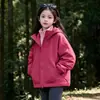 Jaqueta corta-vento com capuz para meninas outono 2026 nova elegante e moderna casual versátil à prova de vento com zíper para crianças mais velhas