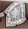 Estilo K de Lenço Quadrado Pequeno 70cm Feminino Novo Verão Versátil Lenço Presente Moda Retro Profissional Lenço Atacado Externo