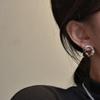 Pendientes de arco con textura de moda con diseño de nicho en plata esterlina S925, versión coreana, pendientes de textura INS simples de estilo coreano.