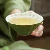 Xícara de Chá de Cerâmica Pequena Mandarina Verde com Detalhes em Ouro, Exquisite Caneca Mestra para Uso Pessoal, Xícara de Chá Doméstica, Conjunto de Chá de Alta Qualidade