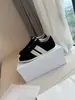 Zapatillas de entrenamiento alemanas de cuero genuino con dos rayas, zapatillas casuales planas retro, zapatillas deportivas versátiles para mujer para comercio electrónico transfronterizo