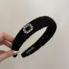 Tiara Peluda de Strass Estilo Novo Coreano 2025 para Mulheres, Acessório de Cabeça High-Top para Outono e Inverno, Tiara de Lã com Aba Larga
