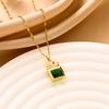 Elegante colgante de circonita esmeralda de estilo lujo ligero, micro incrustado de cobre, cadena simple de acero inoxidable para clavícula, collar chapado en oro al vacío para mujer