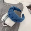 Faixa de Cabeça Plissada de Lã Azul Klein de Alta Qualidade com Aba Larga para Mulheres com Parte Superior do Crânio Elevada Lavagem de Rosto Outono e Inverno Prendedor de Cabelo Acessório de Cabelo