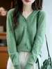 Cardigã de malha com capuz de alta qualidade pronto para usar para mulheres, novo modelo primavera/outono, 100% lã pura, casaco suéter solto e estiloso