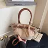 Bolsos de Gamuza de Nicho Súper Populares para Otoño e Invierno para Mujer 2025 Nuevo Bolso Cruzado Versátil Bolso de Mano de Moda Bolso Tote Pequeño
