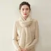Cachecol 100% cashmere puro com padrão de losangos, um cachecol simples, macio e versátil para mulheres, proporcionando calor e proteção contra o frio, em um design de comprimento médio