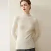 Camisa base 100% cashmere puro, novo estilo outono e inverno, gola semi-alta, caimento justo, suéter de malha pullover feminino canelado