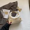 Bolsa pequena estilo coreano feminina 2025 Novo estilo Bolsa transversal para todos os estilos Moda deste ano Bolsa estilo coreano feminina Bolinho de massa