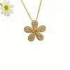 Pingente de Colar Flor de Cinco Pétalas de Zircônia Colorida Banhado a Ouro Cobre Moda Feminina Elegante Luxo Leve Floral em Formato de O Colar Atacado