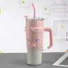 Copo térmico de grande capacidade para mulheres, aço inoxidável, design estiloso, tamanho extragrande, portátil, com canudo, adequado para uso no carro
