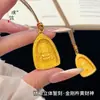 Colar Pu Zuo Cor Forte que Mantém o Dourado Triângulo Corrente Vajra Corrente de Suéter Amarelo Deus da Fortuna, Novo Estilo Chinês Deus da Fortuna para Homens e Mulheres